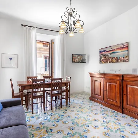 Comfy 4 Sleeps Right In The Centre