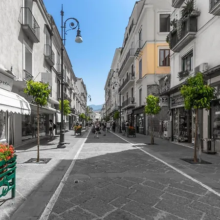 Comfy 4 Sleeps Right In The Centre Apartment Sorrento