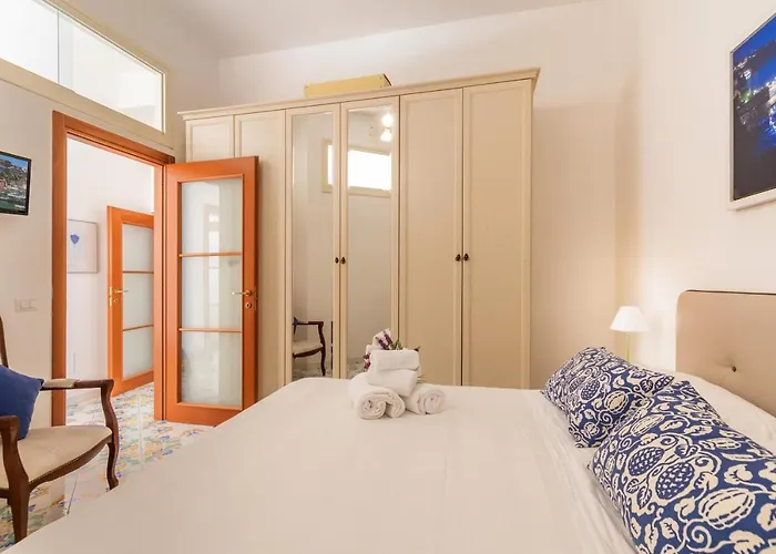 Comfy 4 Sleeps Right In The Centre