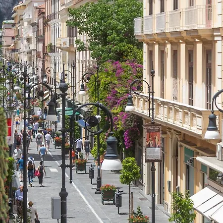 Lägenhet Comfy 4 Sleeps Right In The Centre