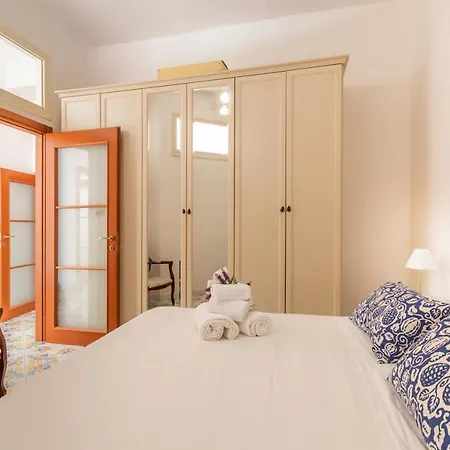 Comfy 4 Sleeps Right In The Centre