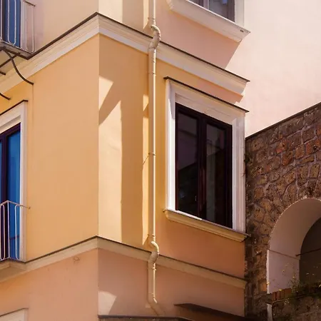 Comfy 4 Sleeps Right In The Centre Sorrento