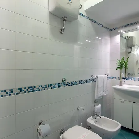 Comfy 4 Sleeps Right In The Centre Lägenhet Sorrento